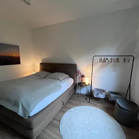 Modernes Tiny In Lage