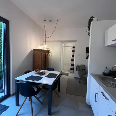 Modernes Tiny In Apartamento *